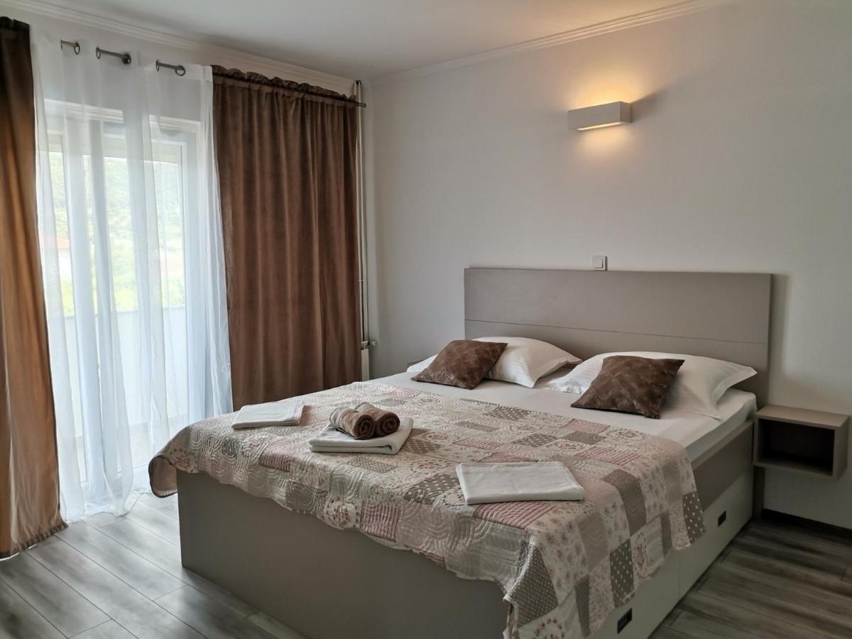 Family Friendly Apartments With A Swimming Pool Supetarska Draga - Donja, Rab - 2019 Dış mekan fotoğraf