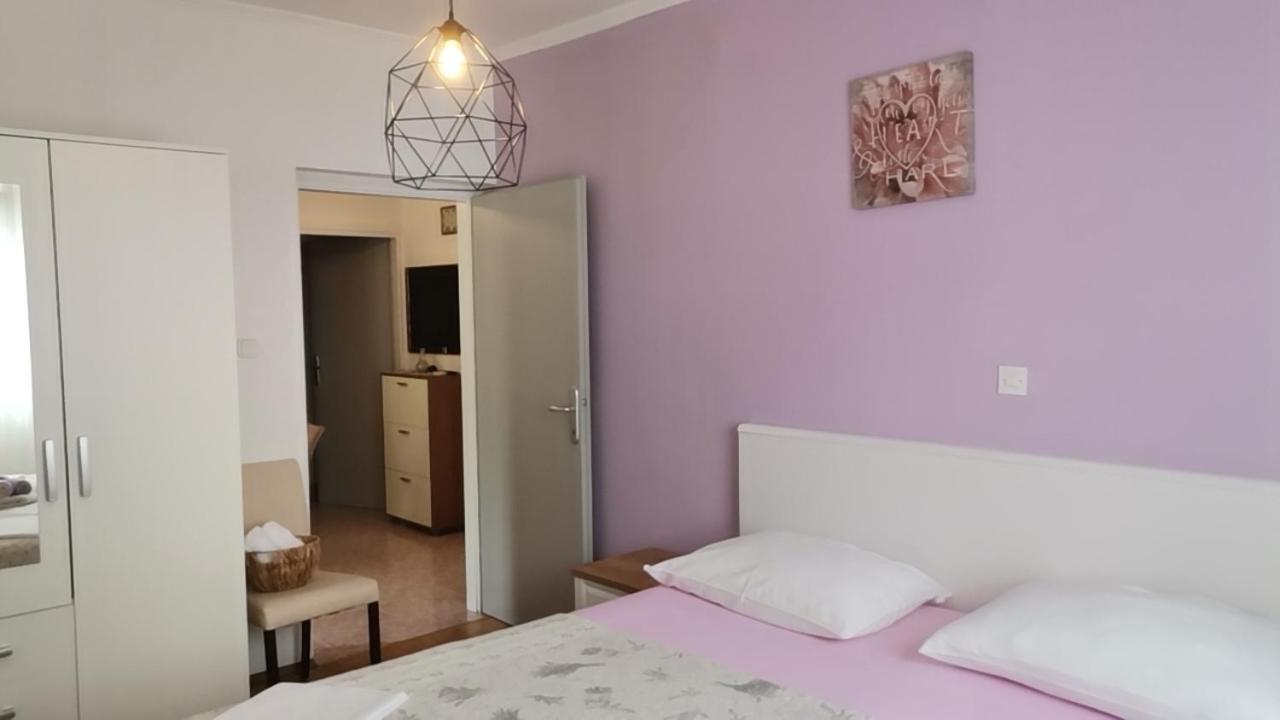 Family Friendly Apartments With A Swimming Pool Supetarska Draga - Donja, Rab - 2019 Oda fotoğraf